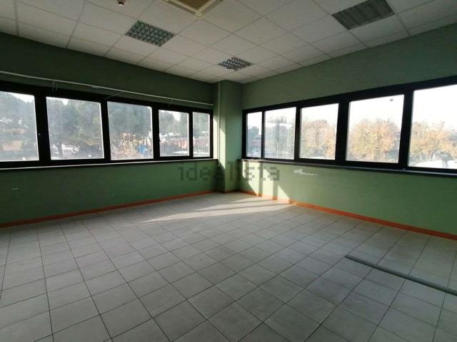 Ufficio in affitto di 450 m²