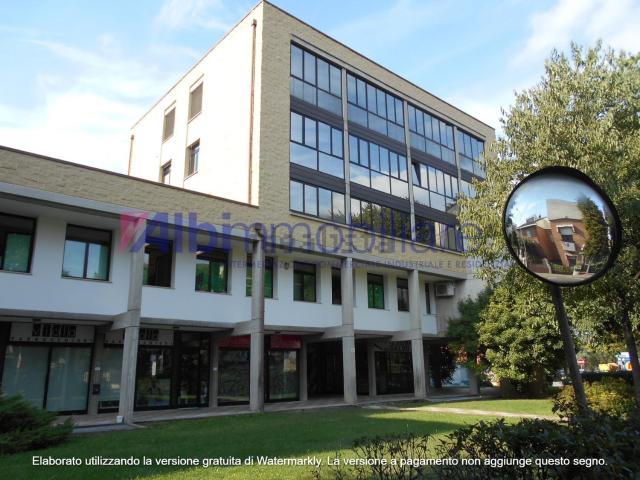 Ufficio in affitto di 45 m² in Via Domenico Francesco Cecati