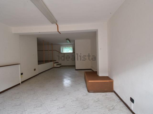 Ufficio in affitto di 47 m² in Via Ugo Foscolo, 6