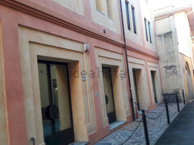 Ufficio in affitto di 48 m² in Piazza Giacomo Matteotti, 2