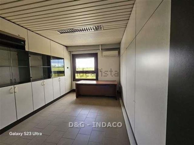 Ufficio in affitto di 500 m²