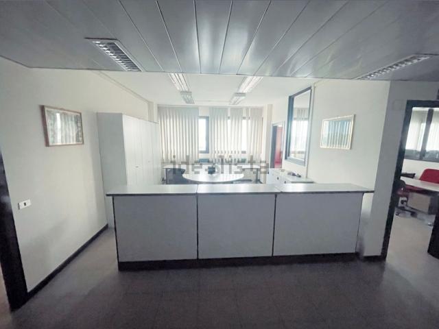 Ufficio in affitto di 500 m²