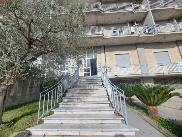 Ufficio in affitto di 500 m²