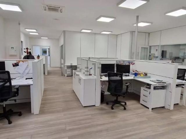 Ufficio in affitto di 500 m² in Via della Meccanica
