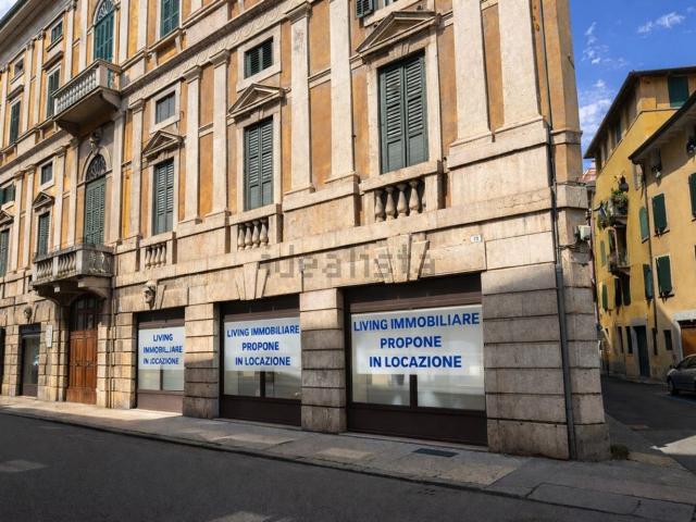 Ufficio in affitto di 500 m² in Via Giosuè Carducci, 19