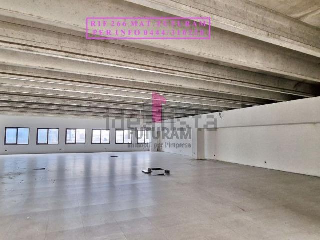 Ufficio in affitto di 500 m² in Via Roma