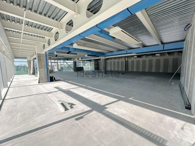 Ufficio in affitto di 502 m² in Via Brenta