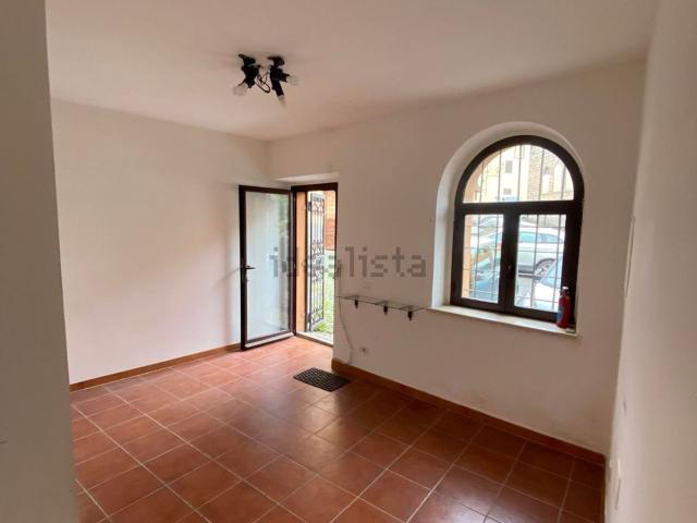 Ufficio in affitto di 50 m² in Via Furio Camillo, 1