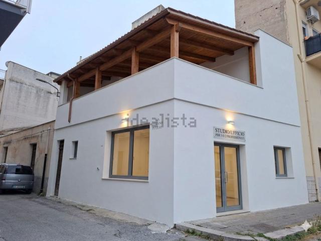 Ufficio in affitto di 50 m² in Via Orto Ballo, 2