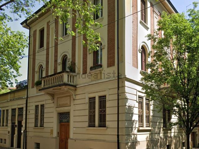 Ufficio in affitto di 50 m² in Viale A. Tassoni, 15