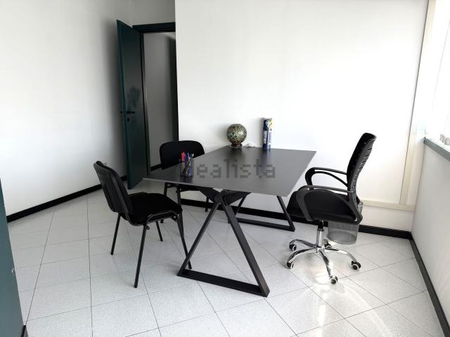 Ufficio in affitto di 50 m² in Viale della Repubblica, 19