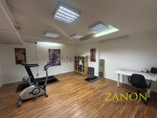 Ufficio in affitto di 52 m² in Calle Maccari, 6