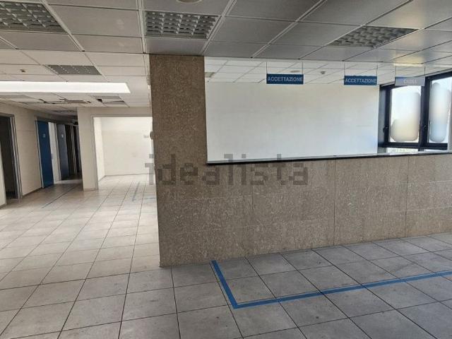 Ufficio in affitto di 530 m² in Via Noalese Sud