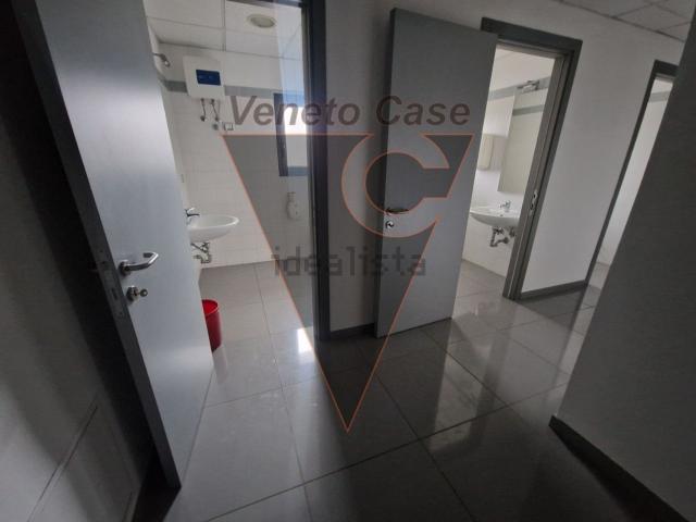 Ufficio in affitto di 540 m² in Via delle Granze