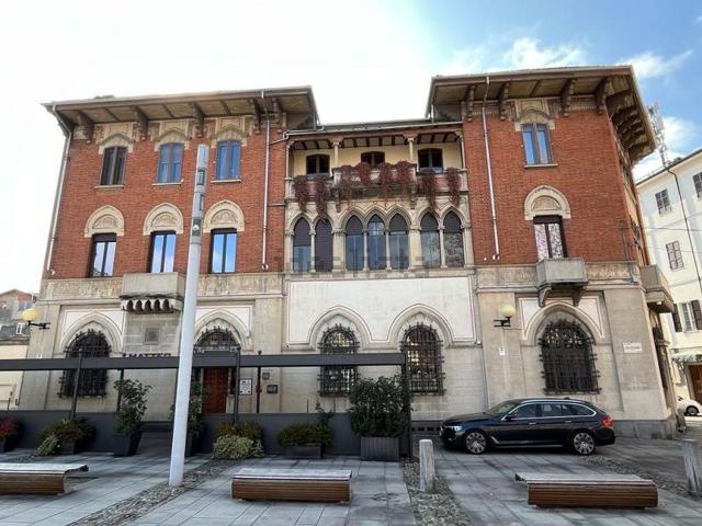 Ufficio in affitto di 540 m² in Via Seminari, 4