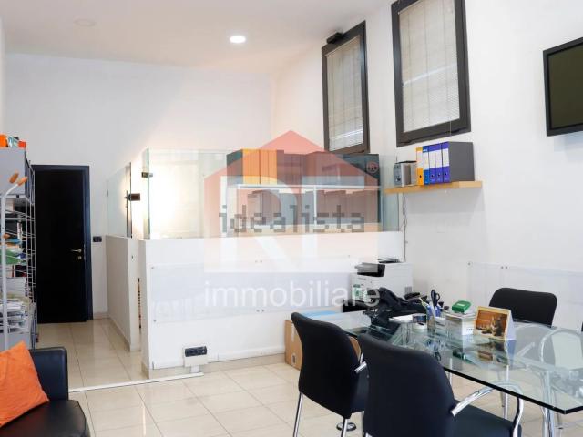 Ufficio in affitto di 54 m²