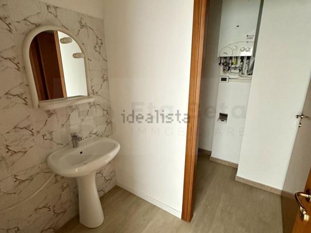 Ufficio in affitto di 54 m² in Via Fratelli Cervi