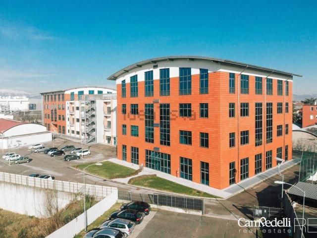 Ufficio in affitto di 550 m²
