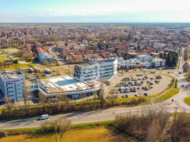 Ufficio in affitto di 553 m² in Via Olimpia, 1
