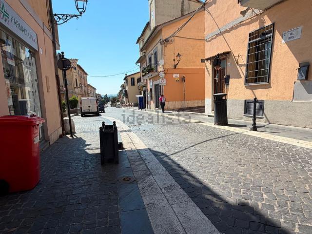 Ufficio in affitto di 55 m² in Via Roma, 42
