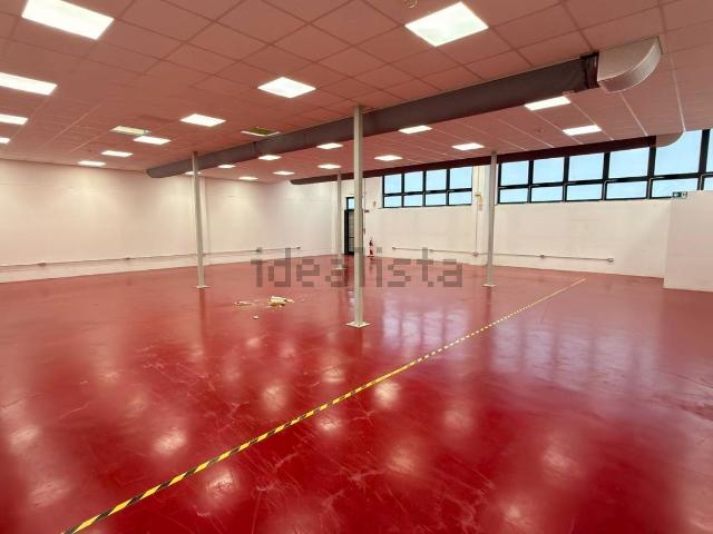 Ufficio in affitto di 570 m²