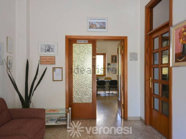 Ufficio in affitto di 58 m² in Via Giangiulio Adamo, 8