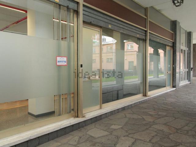 Ufficio in affitto di 58 m² in Via della Resistenza, 30