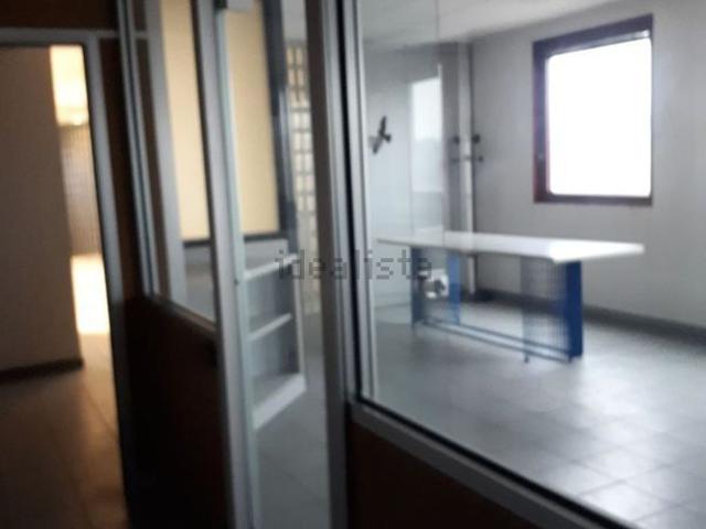 Ufficio in affitto di 600 m²