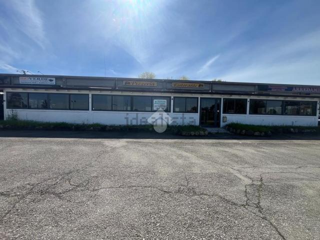 Ufficio in affitto di 600 m² in Via Claudia