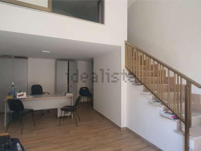 Ufficio in affitto di 60 m² in Via Camillo Cavour