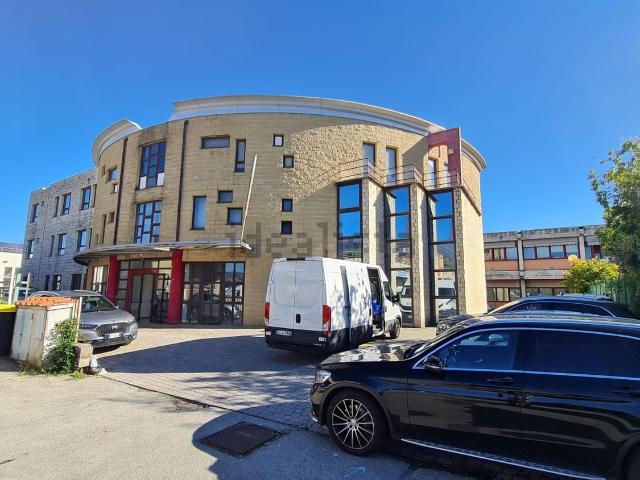 Ufficio in affitto di 60 m² in Via Lando Landucci, 33