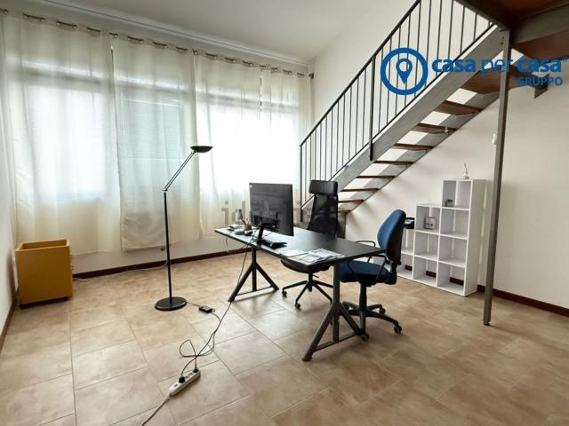 Ufficio in affitto di 60 m² in Via Luigi Einaudi, 31