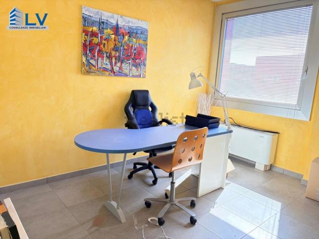 Ufficio in affitto di 60 m² in Via Morolense