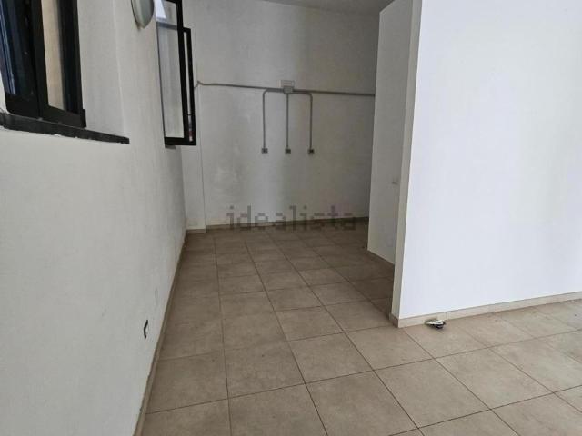 Ufficio in affitto di 60 m² in Via Nino Bixio