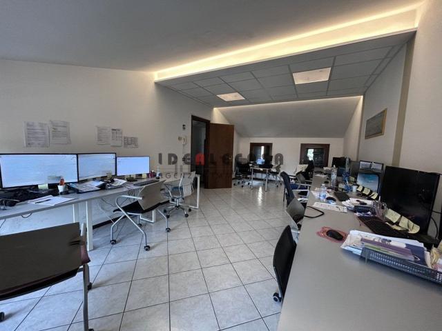 Ufficio in affitto di 60 m² in Via San Marco, 262