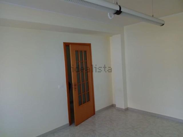 Ufficio in affitto di 60 m² in Viale Teracati