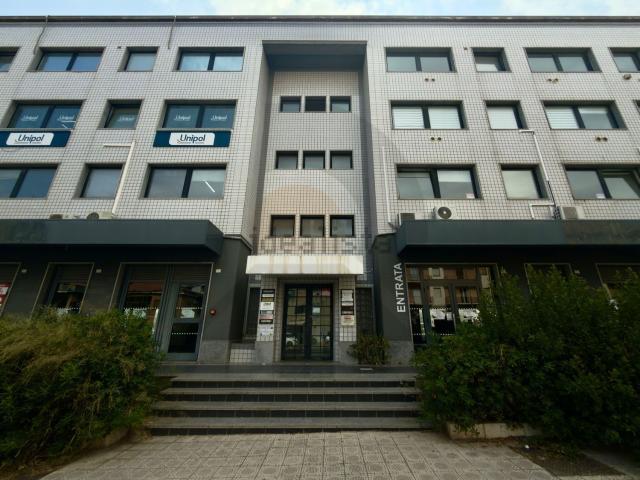 Ufficio in affitto di 60 m² in Viale Teracati, 35