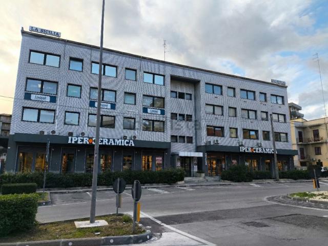 Ufficio in affitto di 60 m² in Viale Teracati, 39