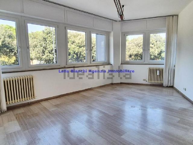 Ufficio in affitto di 60 m² in Viale XI Febbraio
