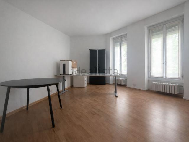Ufficio in affitto di 60 m² in Corso Leoniero