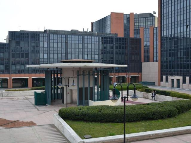 Ufficio in affitto di 610 m²