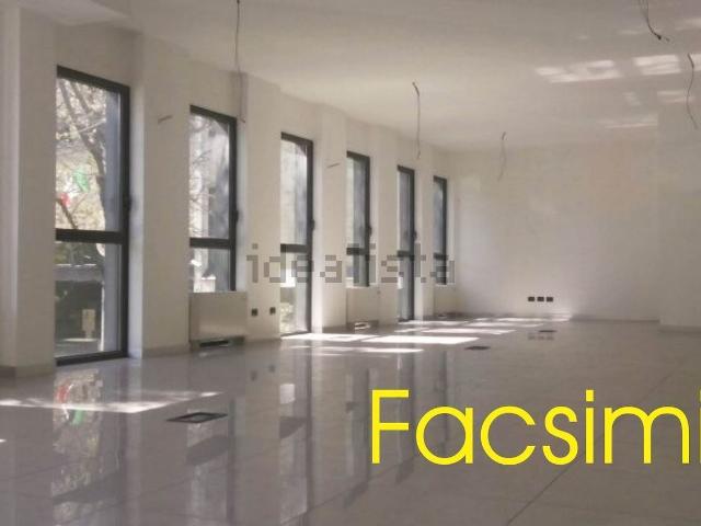 Ufficio in affitto di 620 m²