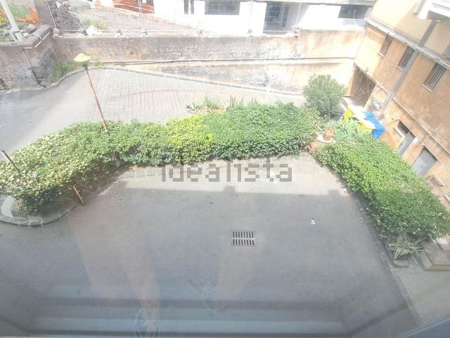 Ufficio in affitto di 634 m² in Viale Artale Alagona, 39