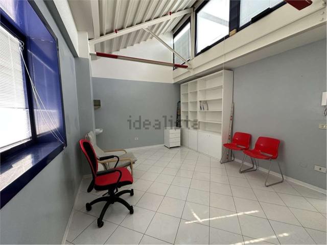 Ufficio in affitto di 63 m²
