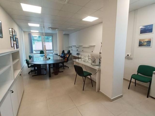 Ufficio in affitto di 63 m² in Via Piceno Aprutina
