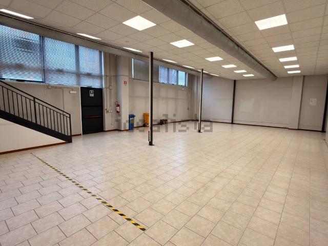Ufficio in affitto di 650 m²