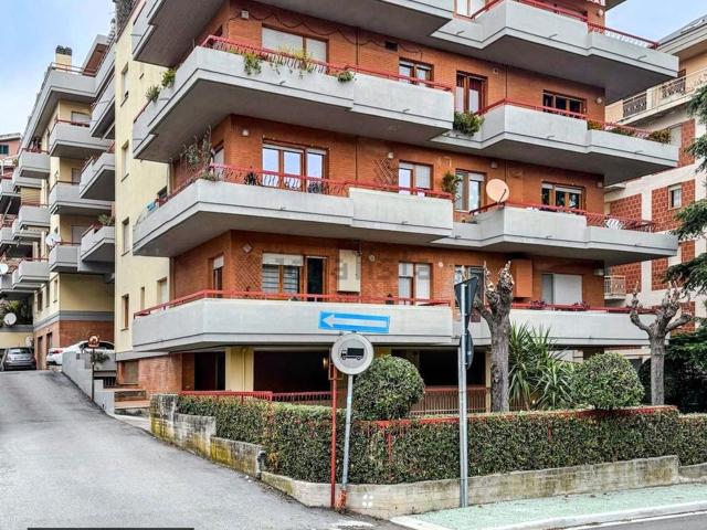 Ufficio in affitto di 65 m² in Via Felice Barnabei, 34