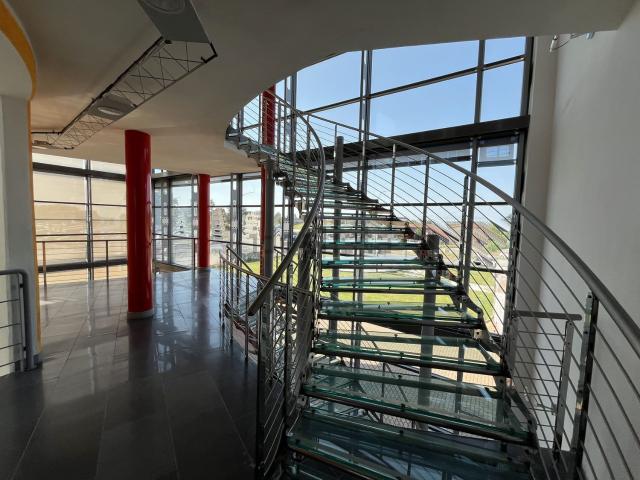 Ufficio in affitto di 65 m² in Via Massa Avenza