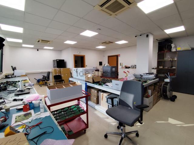 Ufficio in affitto di 65 m² in Viale del Commercio, 5