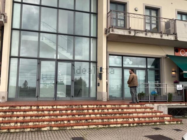 Ufficio in affitto di 65 m² in Strada Statale 1, 1